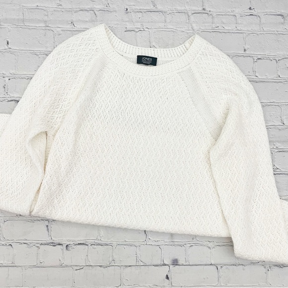 Jones New York Sweaters - 🦃Jones New York White Cable Knit Crew Neck Sweater